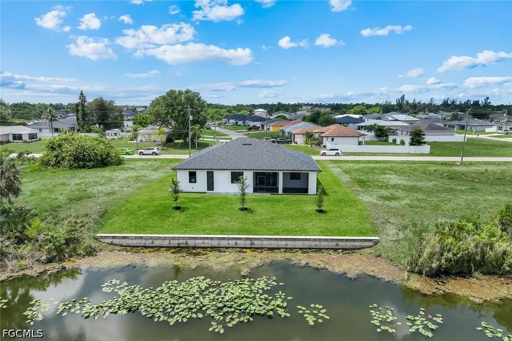 313 NE 5th Terrace Cape Coral FL 33909