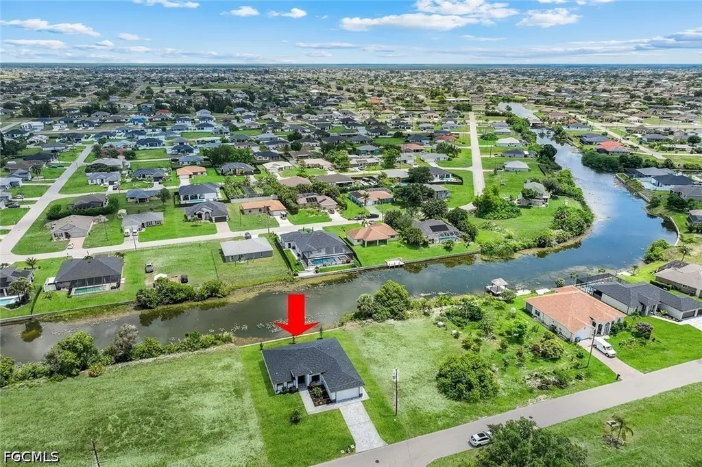 313 NE 5th Terrace Cape Coral FL 33909
