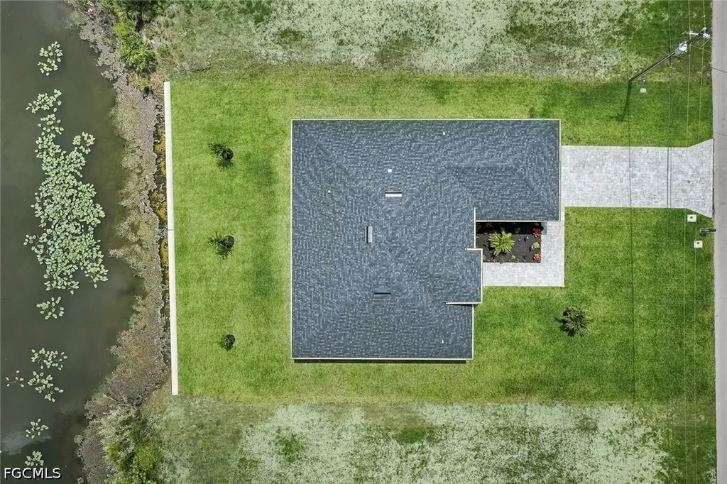 313 NE 5th Terrace Cape Coral FL 33909