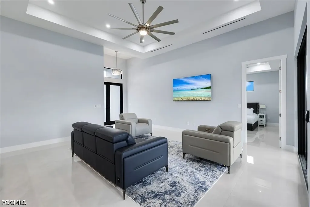 313 NE 5th Terrace Cape Coral FL 33909