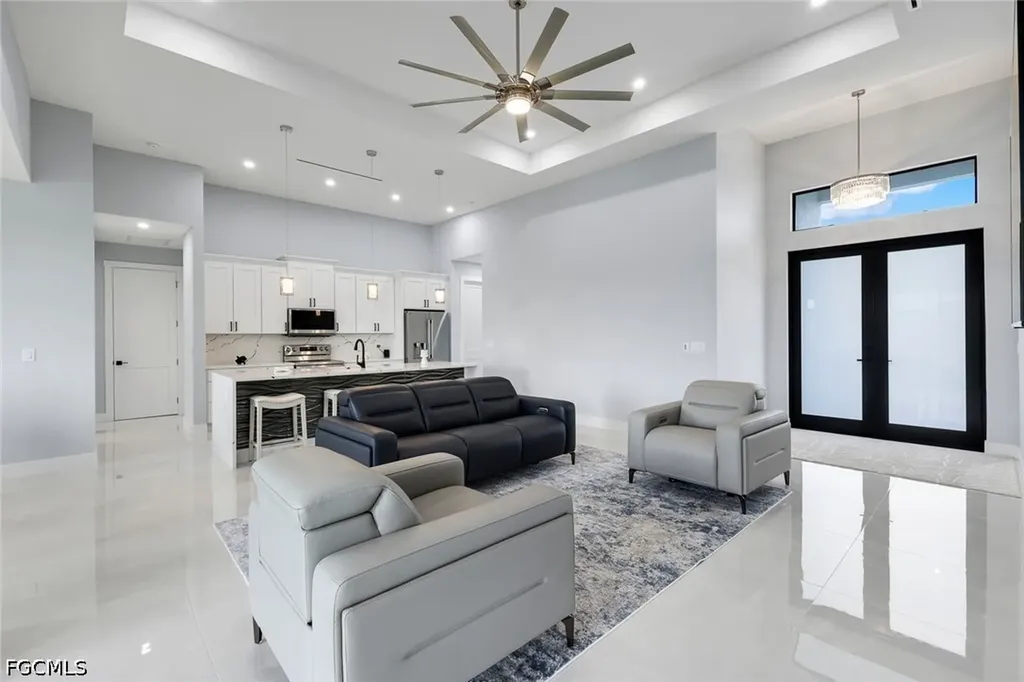 313 NE 5th Terrace Cape Coral FL 33909