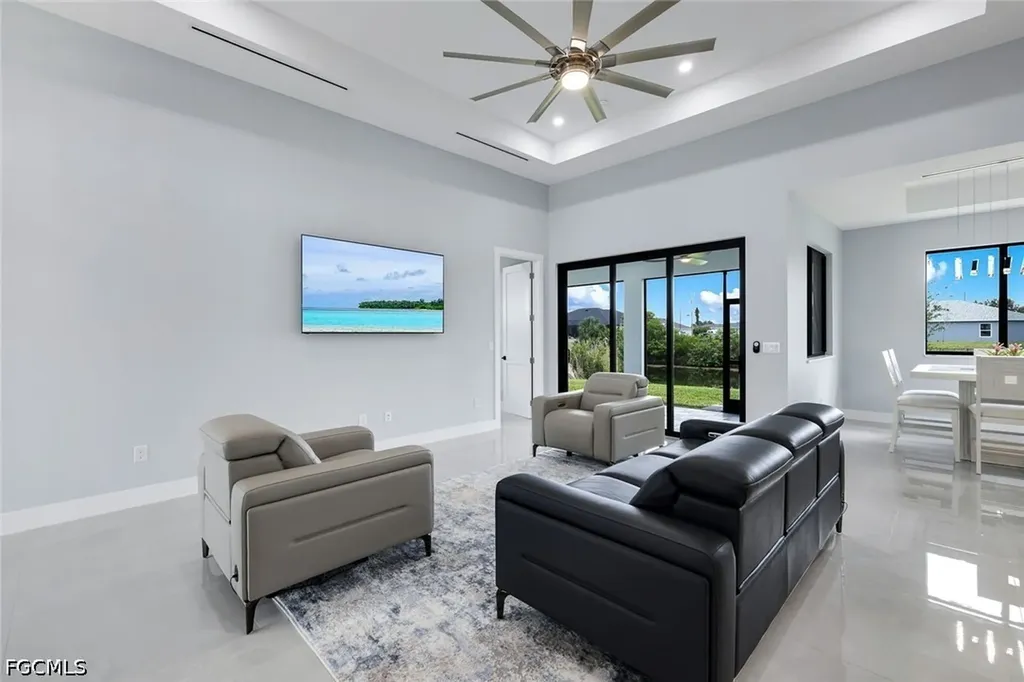 313 NE 5th Terrace Cape Coral FL 33909