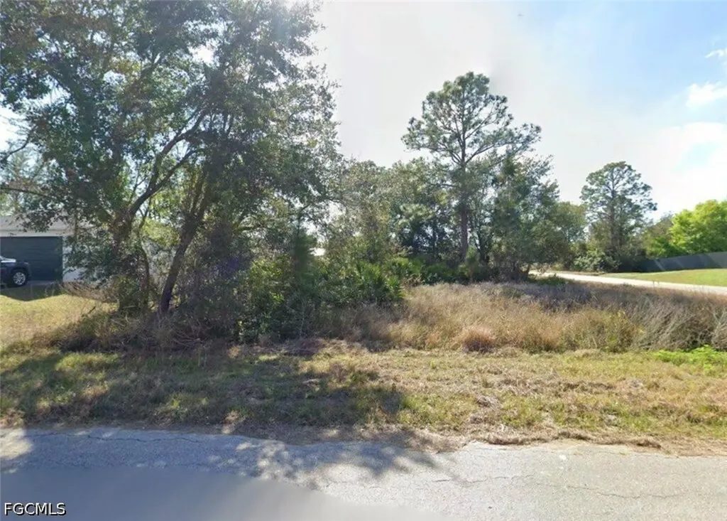 3717 9th Street SW Lehigh Acres FL 33976