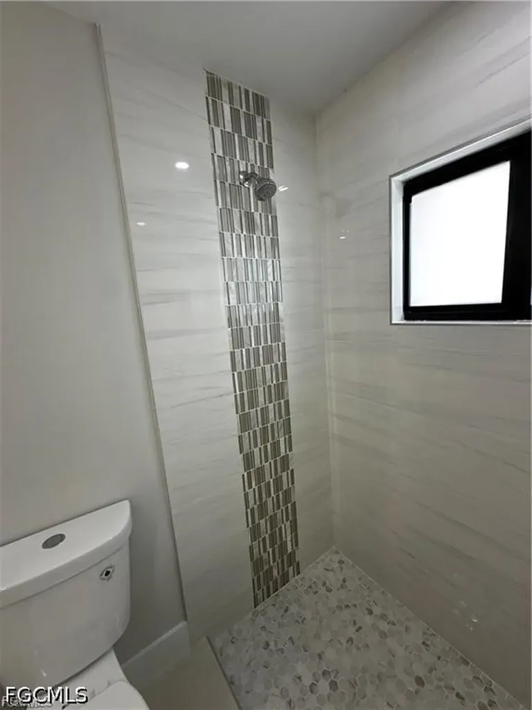 405-407 Chalet Avenue S Lehigh Acres FL 33974
