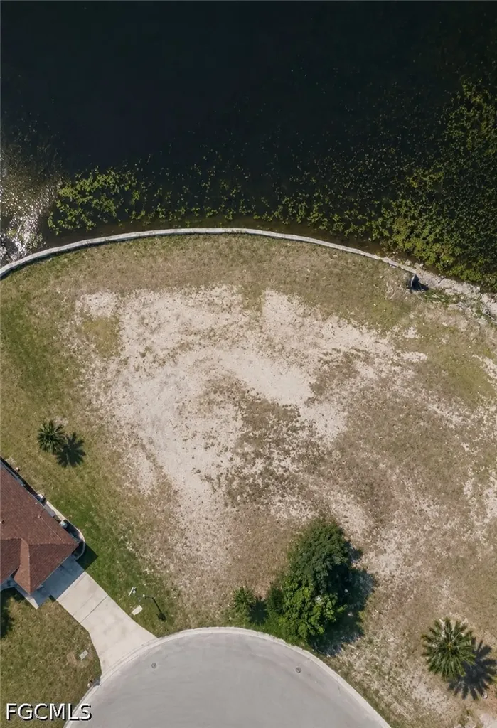 124 SE 15th Place Cape Coral FL 33990