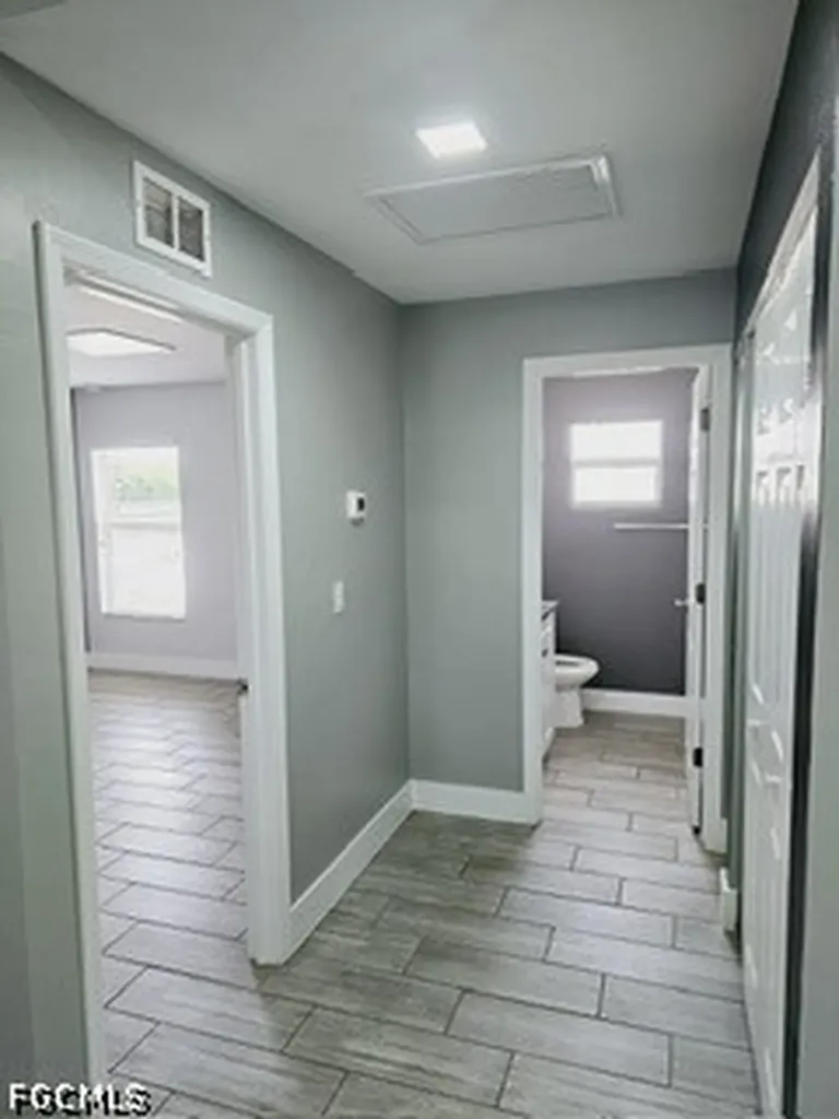 606 SW 8th Place Cape Coral FL 33991