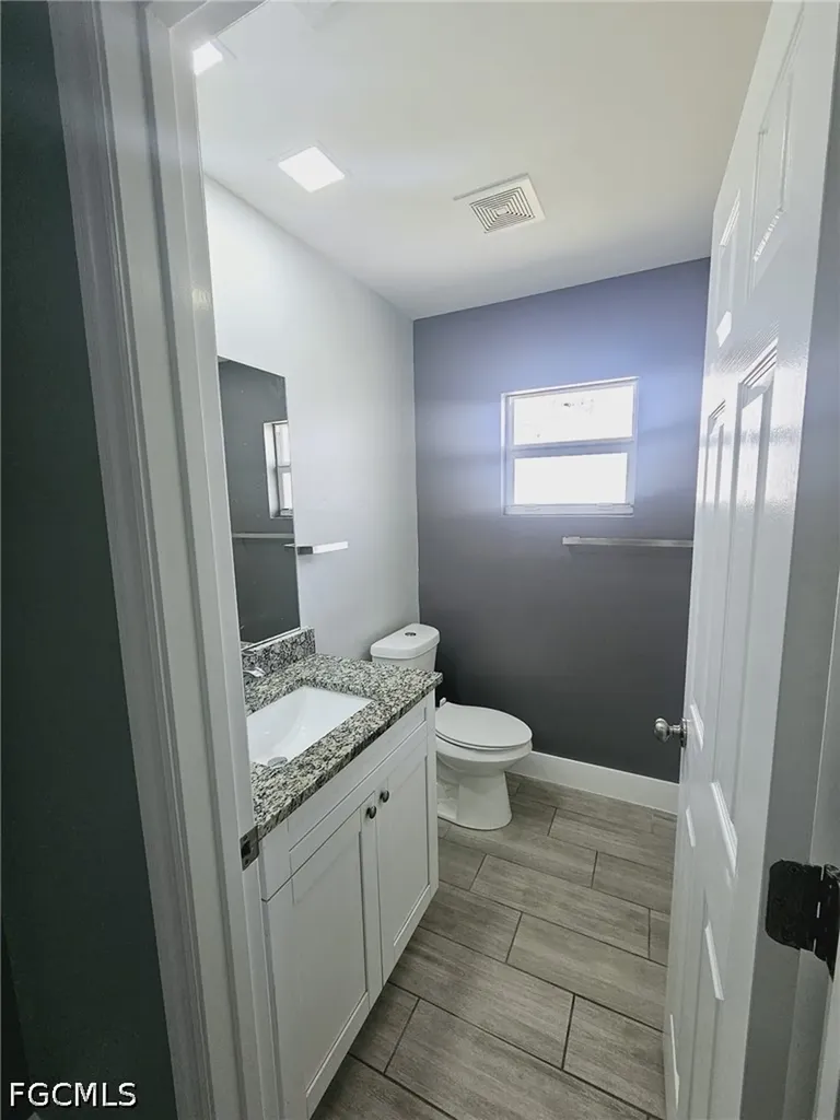 606 SW 8th Place Cape Coral FL 33991