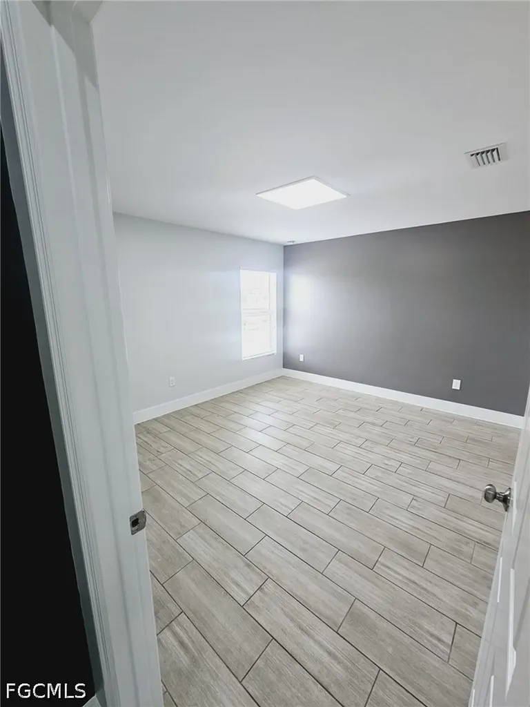 606 SW 8th Place Cape Coral FL 33991