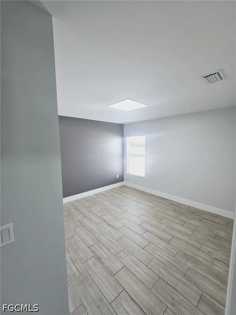 606 SW 8th Place Cape Coral FL 33991