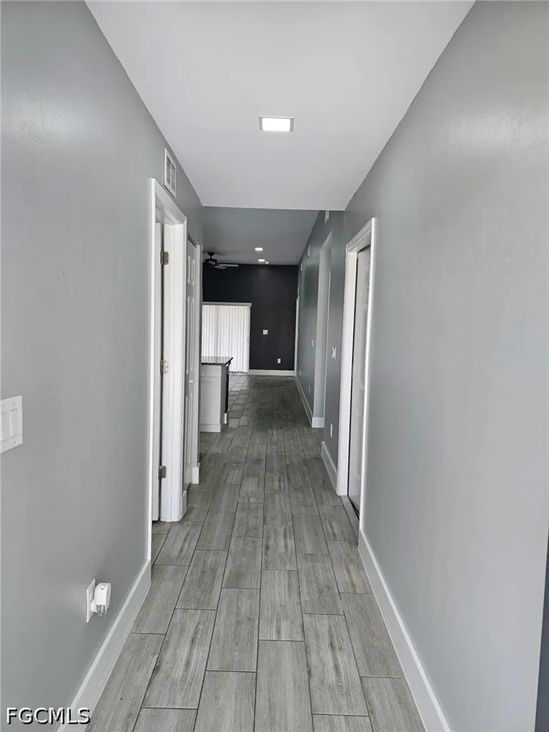 606 SW 8th Place Cape Coral FL 33991