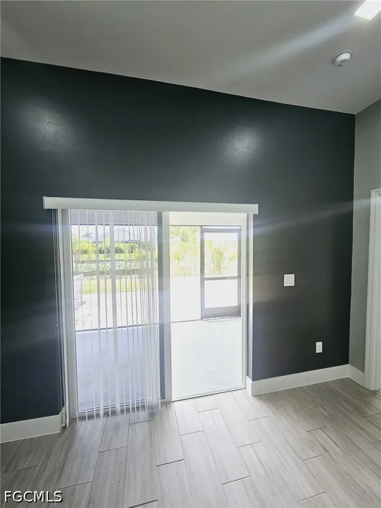 606 SW 8th Place Cape Coral FL 33991