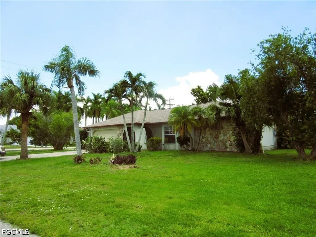 628 SE 19th Lane Cape Coral FL 33990