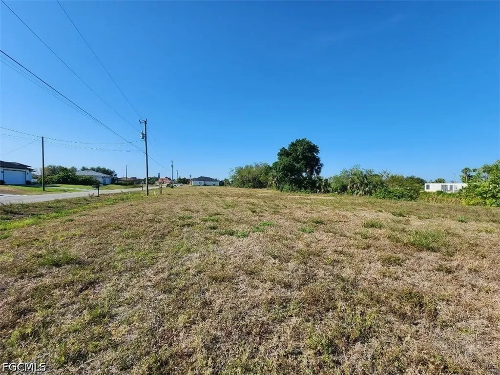 2210 NE 22nd Avenue Cape Coral FL 33909