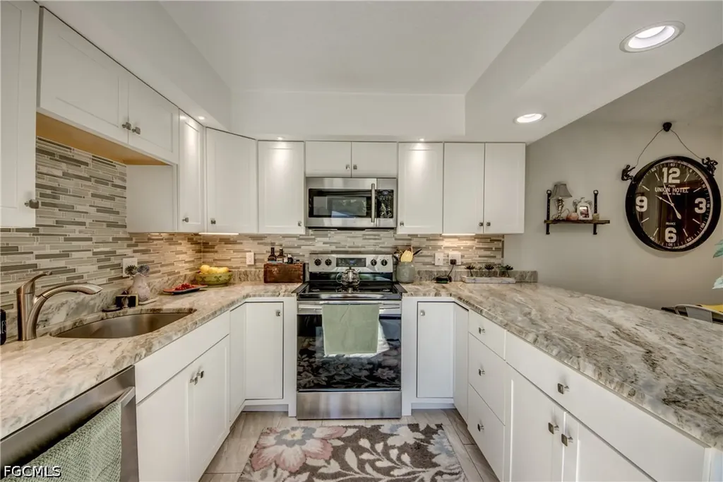 5213 Cedarbend Drive Fort Myers FL 33919