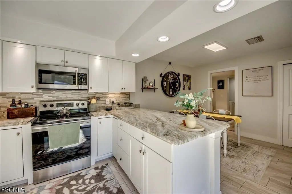 5213 Cedarbend Drive Fort Myers FL 33919