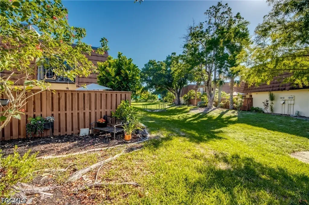 5213 Cedarbend Drive Fort Myers FL 33919