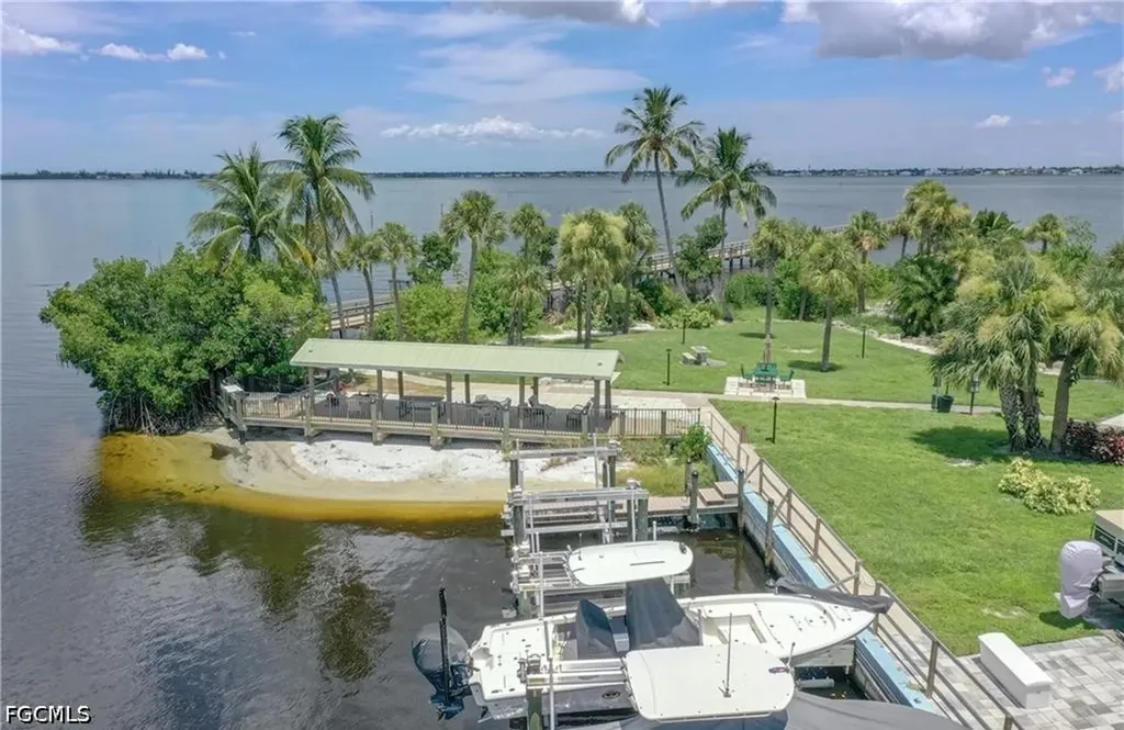 7105 Quail Run Court W Fort Myers FL 33908