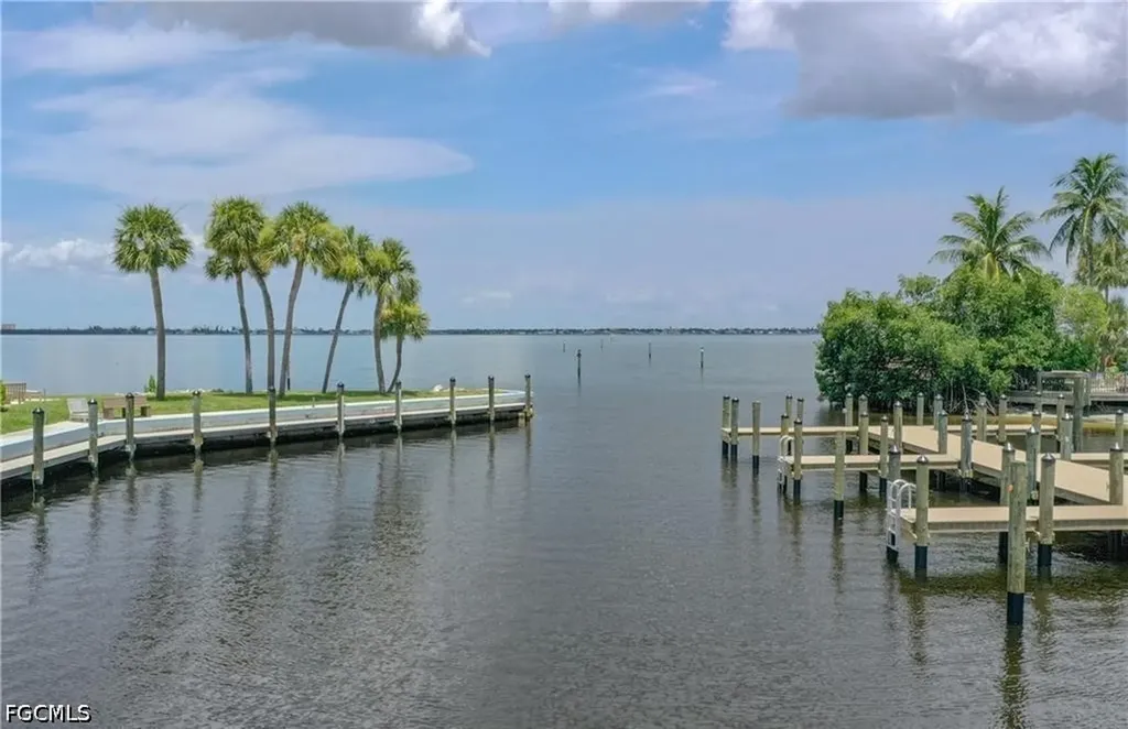 7105 Quail Run Court W Fort Myers FL 33908