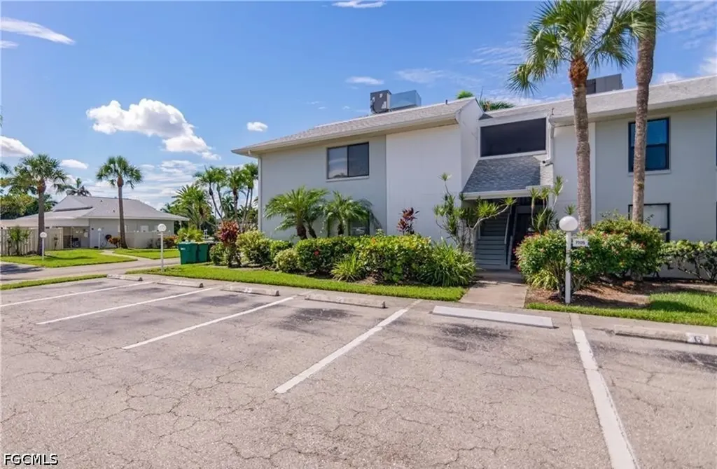 7105 Quail Run Court W Fort Myers FL 33908