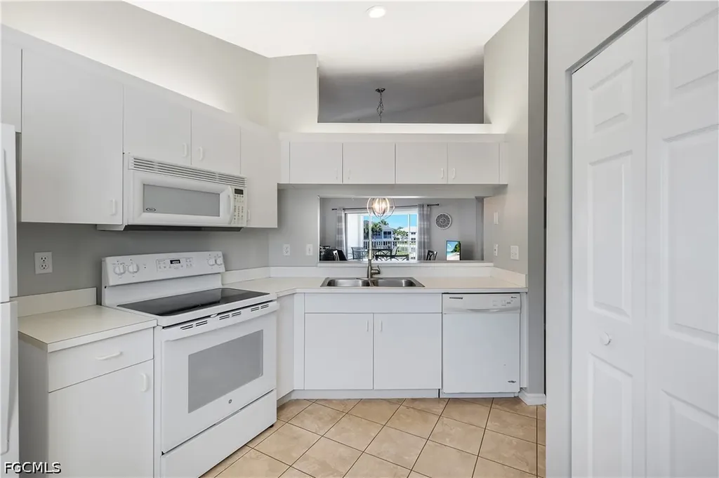 12131 Summergate Circle Fort Myers FL 33913