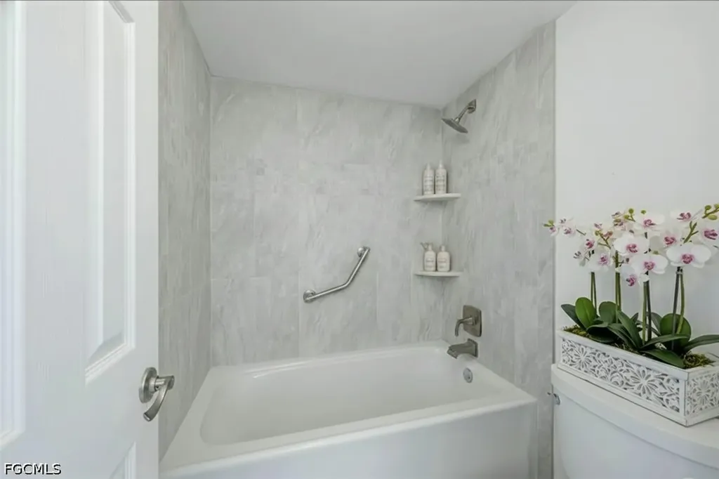 1087 Forest Lakes Drive Naples FL 34105