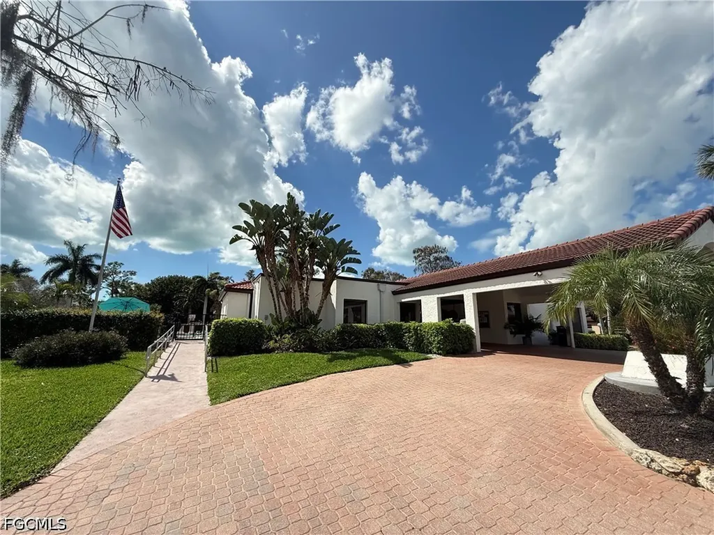 1087 Forest Lakes Drive Naples FL 34105