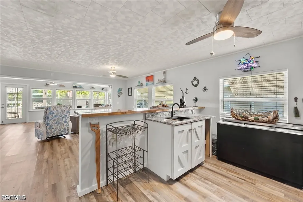 204 Sun Circle Fort Myers FL 33905