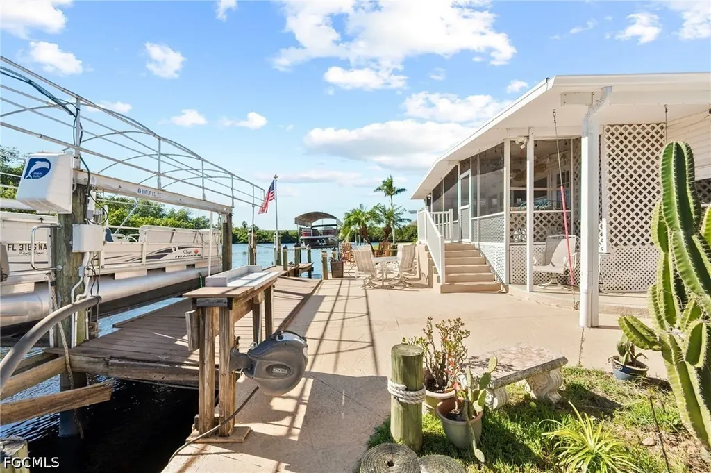 204 Sun Circle Fort Myers FL 33905