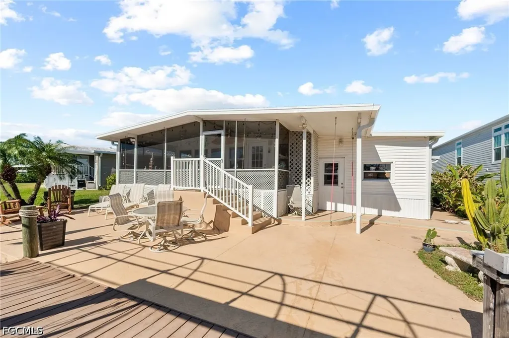 204 Sun Circle Fort Myers FL 33905