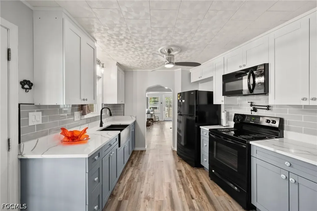 204 Sun Circle Fort Myers FL 33905