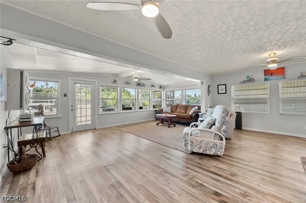 204 Sun Circle Fort Myers FL 33905