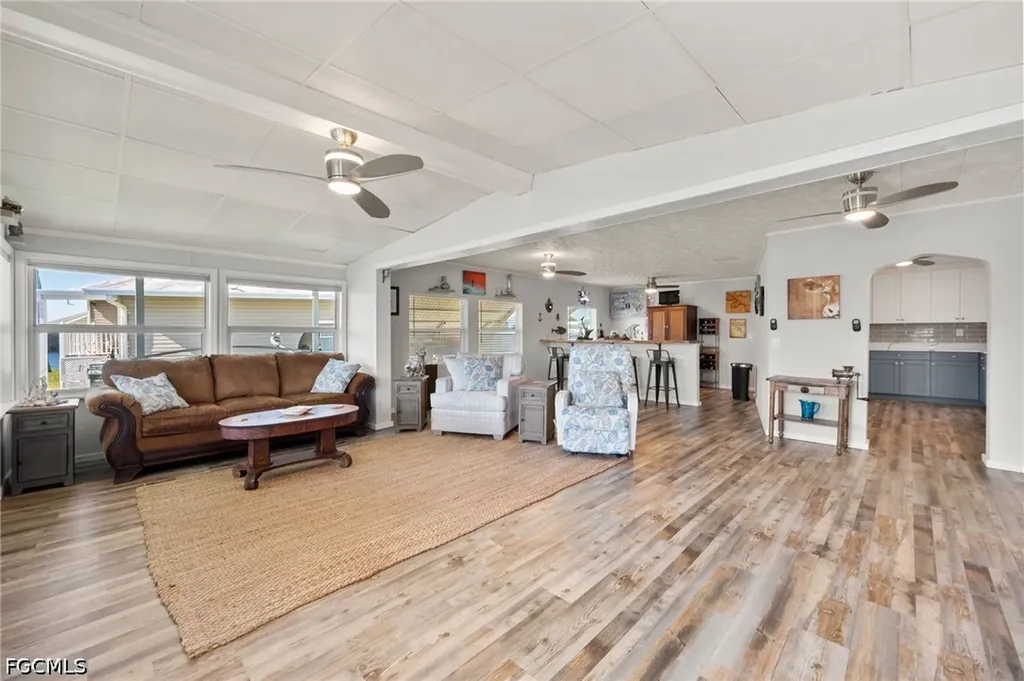204 Sun Circle Fort Myers FL 33905
