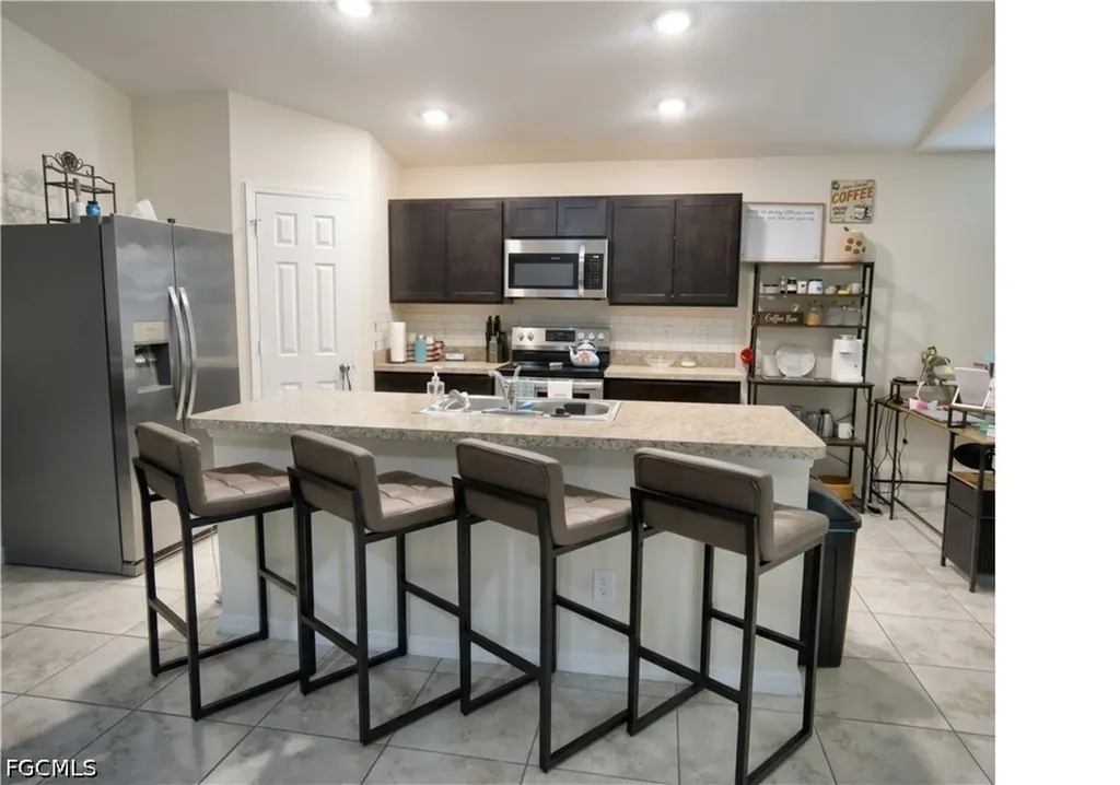 2119 NE 6th Place Cape Coral FL 33909