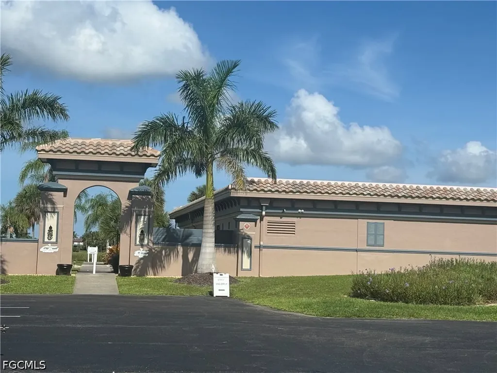 11574 Royal Tee Circle W Cape Coral FL 33991
