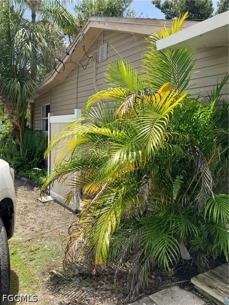 1712 Pacific Avenue North Fort Myers FL 33903