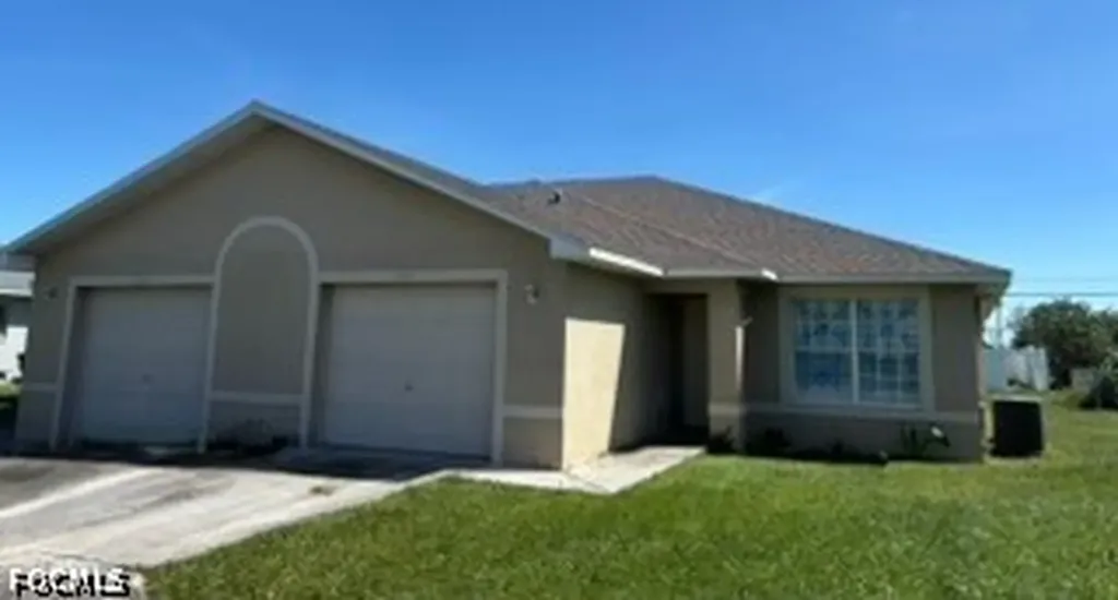 3231 Skyline Boulevard Cape Coral FL 33914
