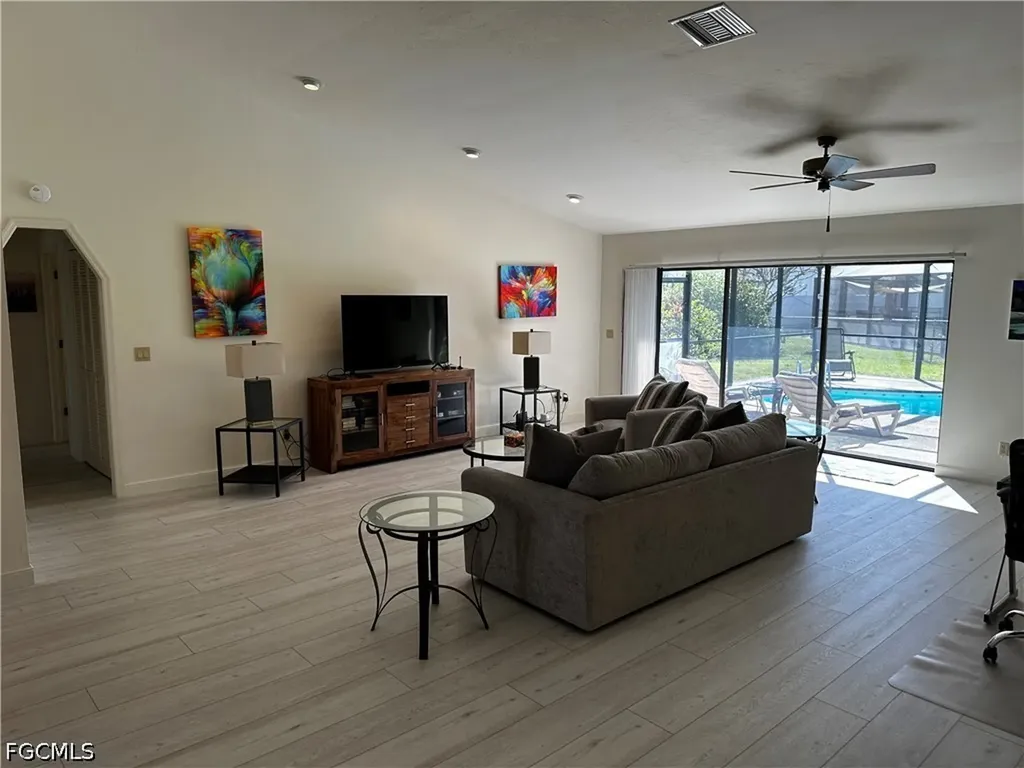 3402 SE 11th Avenue Cape Coral FL 33904
