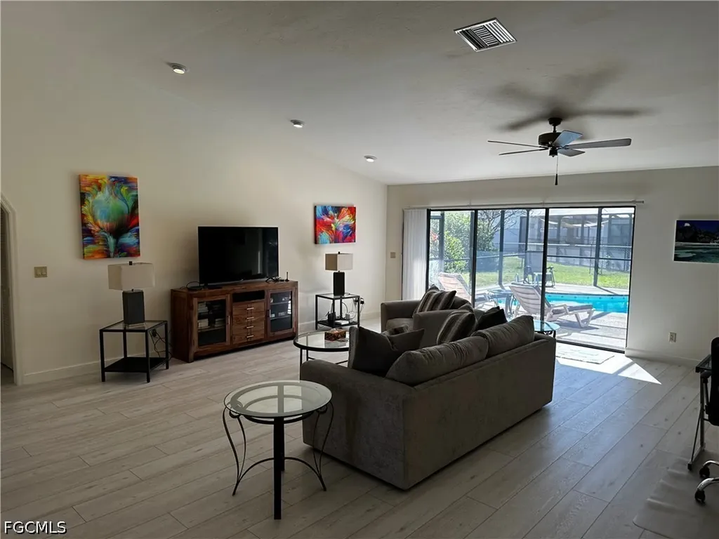 3402 SE 11th Avenue Cape Coral FL 33904