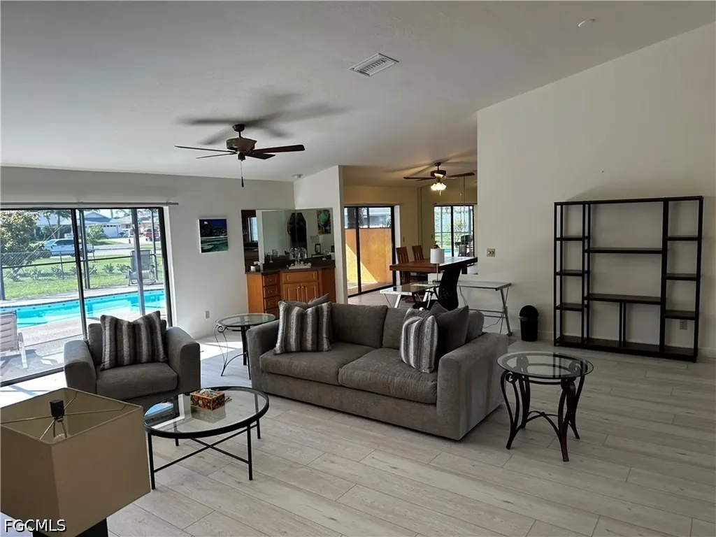 3402 SE 11th Avenue Cape Coral FL 33904