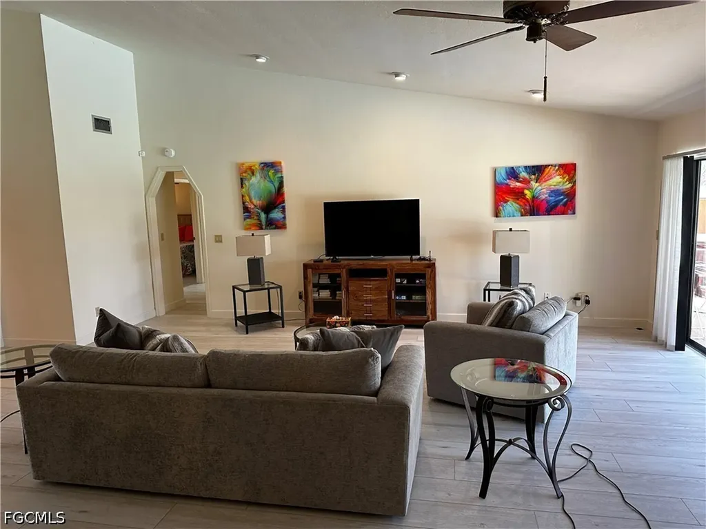 3402 SE 11th Avenue Cape Coral FL 33904