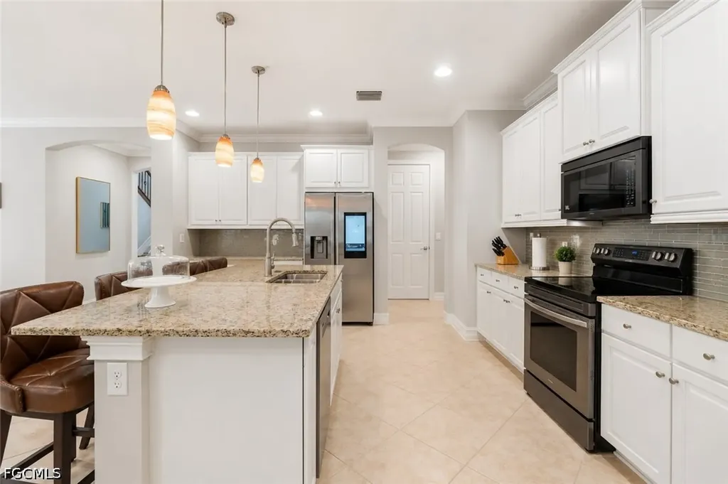 3861 King Williams Street Fort Myers FL 33916
