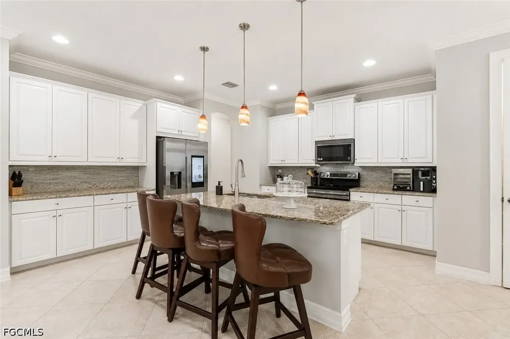 3861 King Williams Street Fort Myers FL 33916