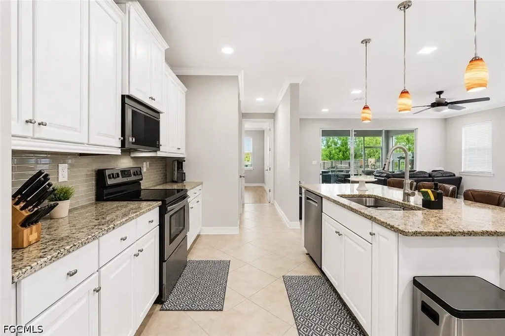 3861 King Williams Street Fort Myers FL 33916