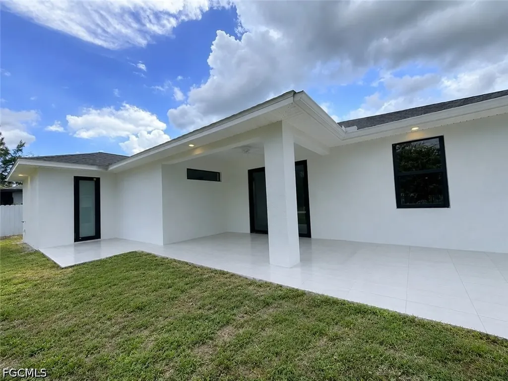363 SW 24th Court Cape Coral FL 33991
