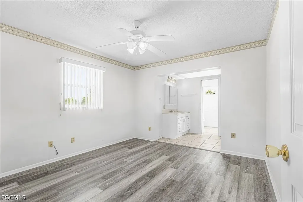 4504 SE 6th Place Cape Coral FL 33904