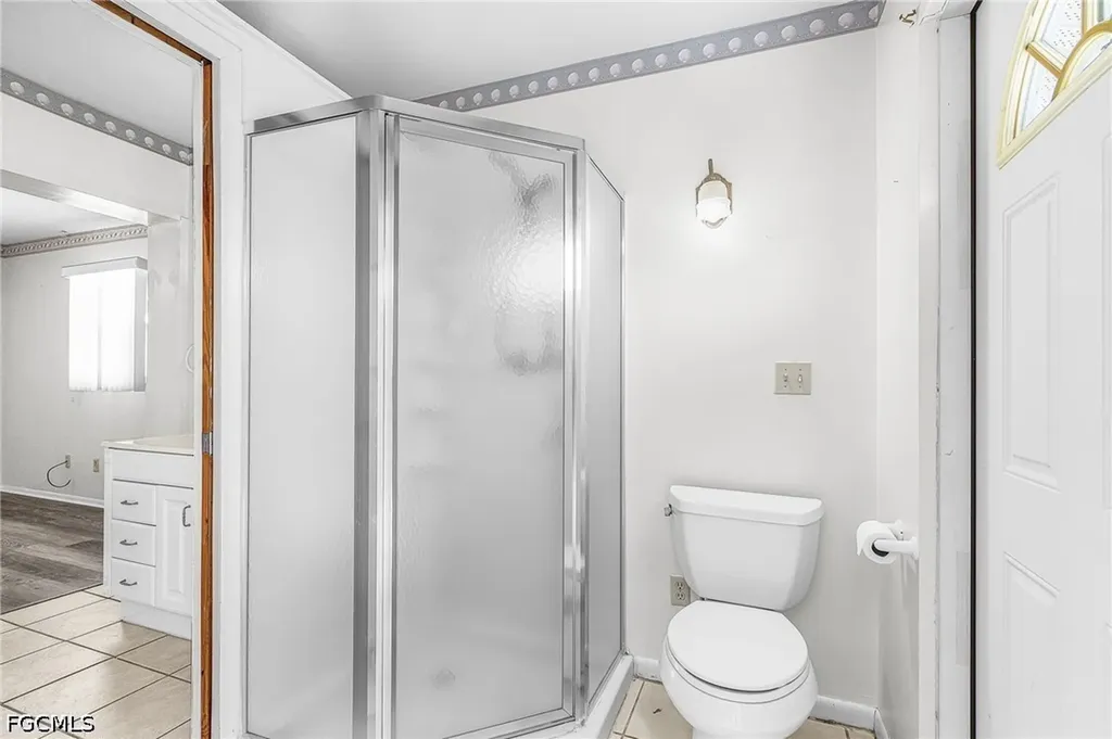 4504 SE 6th Place Cape Coral FL 33904