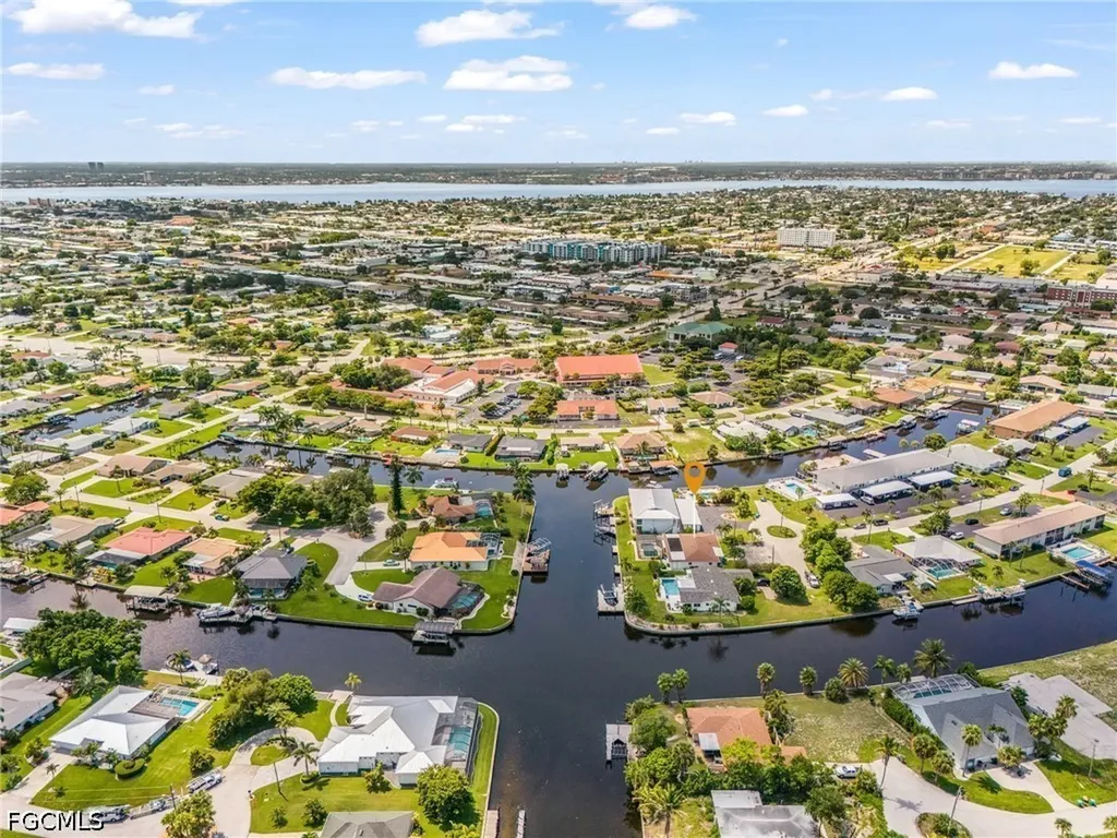 4504 SE 6th Place Cape Coral FL 33904