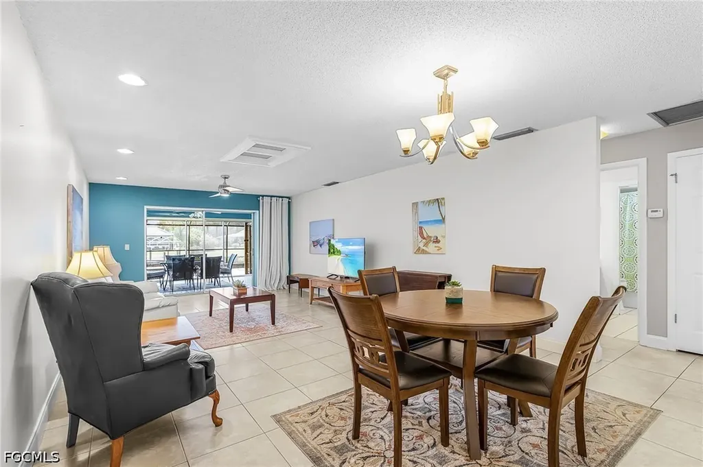 4504 SE 6th Place Cape Coral FL 33904