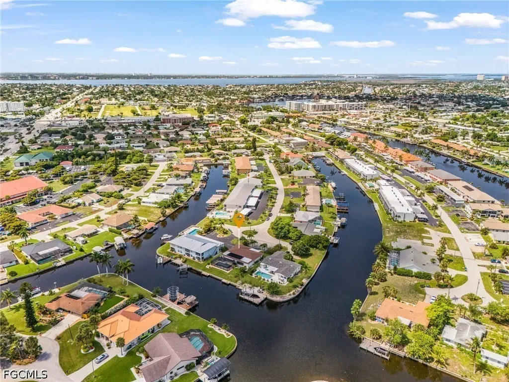 4504 SE 6th Place Cape Coral FL 33904