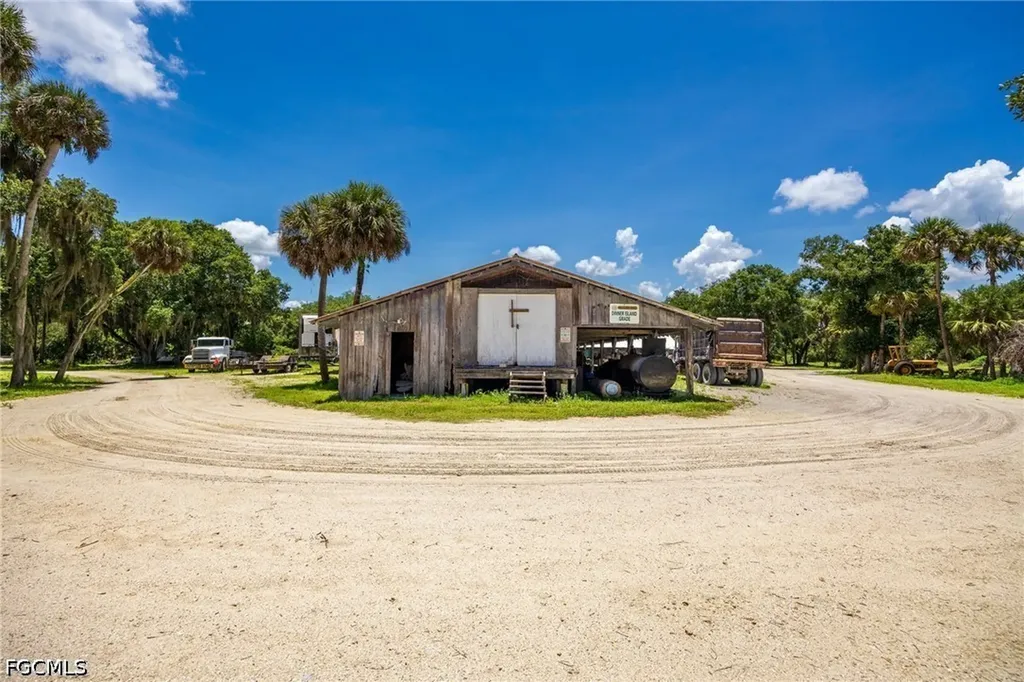 21405 Dooley Grade Road Clewiston FL 33440
